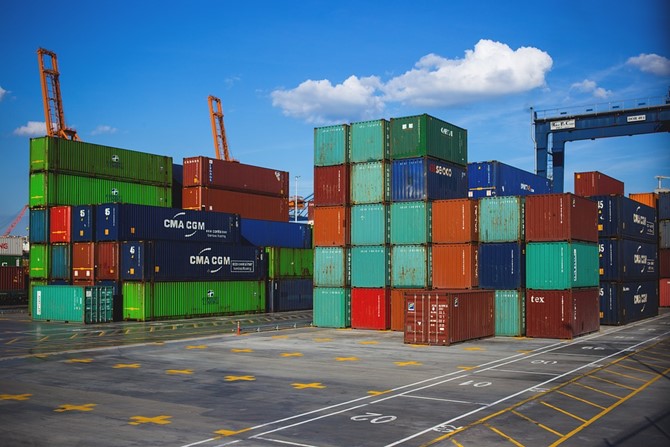 Køb en container samt containerlås online på www.dc-supply.dk