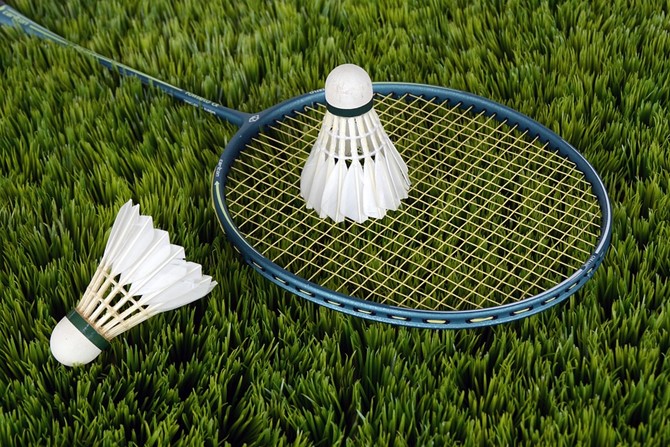 Køb ny badmintonketcher eller badmintonsko til dame og herre