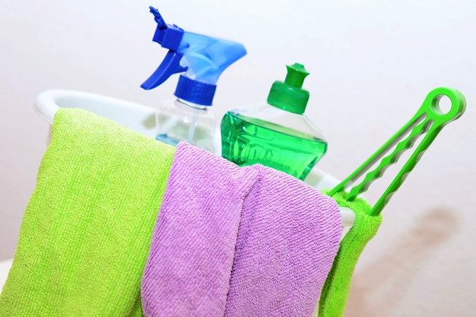 Alt i husholdning inkl. rengørings artikler og rengøringsmidler af en effektiv kvalitet