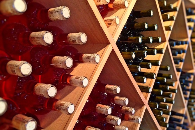 Vælg et fritstående vinkøleskab eller vinkælderskab fra Gvino