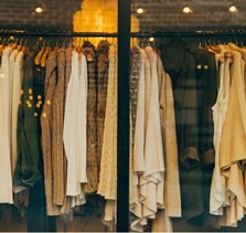 Se det smukke udvalg af Isabel Marant tøj, sko og tasker hos Milium.dk