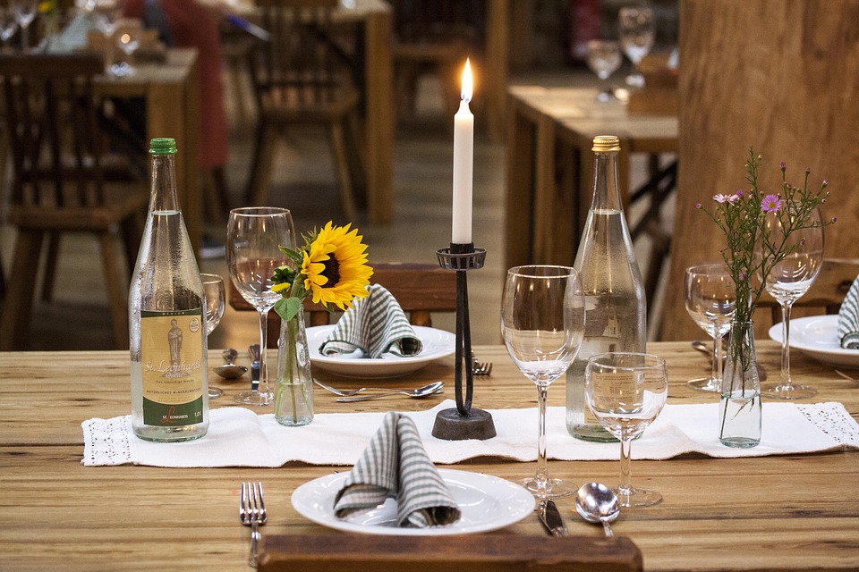 Hos Design Affair kan du købe brugskunst som fx. forskellige typer glaspynt i smukke design