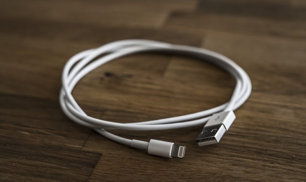 Køb dit nye iPhone kabel eller Bluetooth højtaler ved www.av-cables.dk