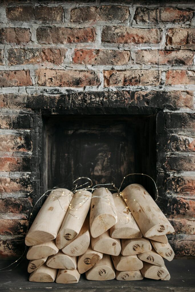 Opdag det perfekte tilbehør til pejsen med Himmerlands Pejsecenter og optimer din oplevelse