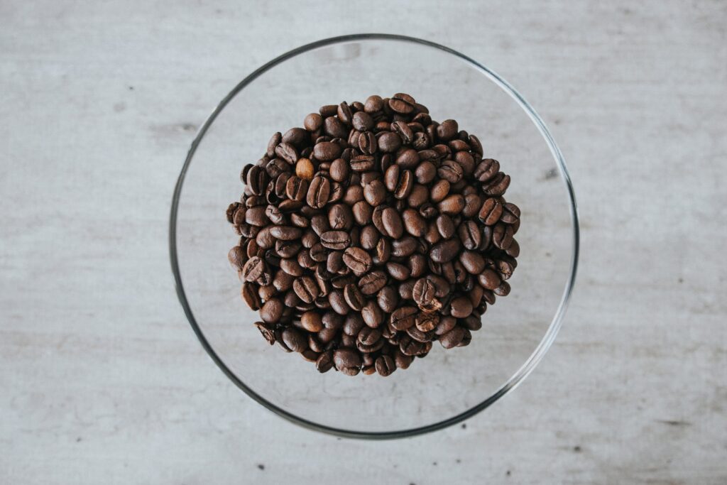 Gaver og Bolig – Køb en Holmegaard skål eller de kendte Kay Bojesen turtelduer